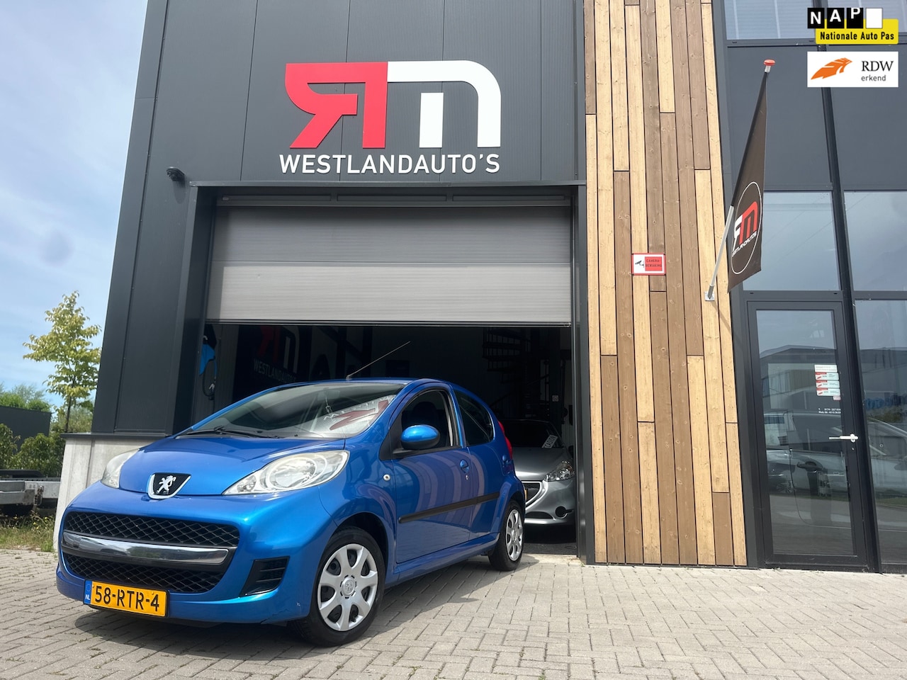 Peugeot 107 - 1.0-12V XS airco APPLE-CARPLAY Navi NW APK zuinig NAP 2 sleutels dealer-onderhouden/ PLAAT - AutoWereld.nl
