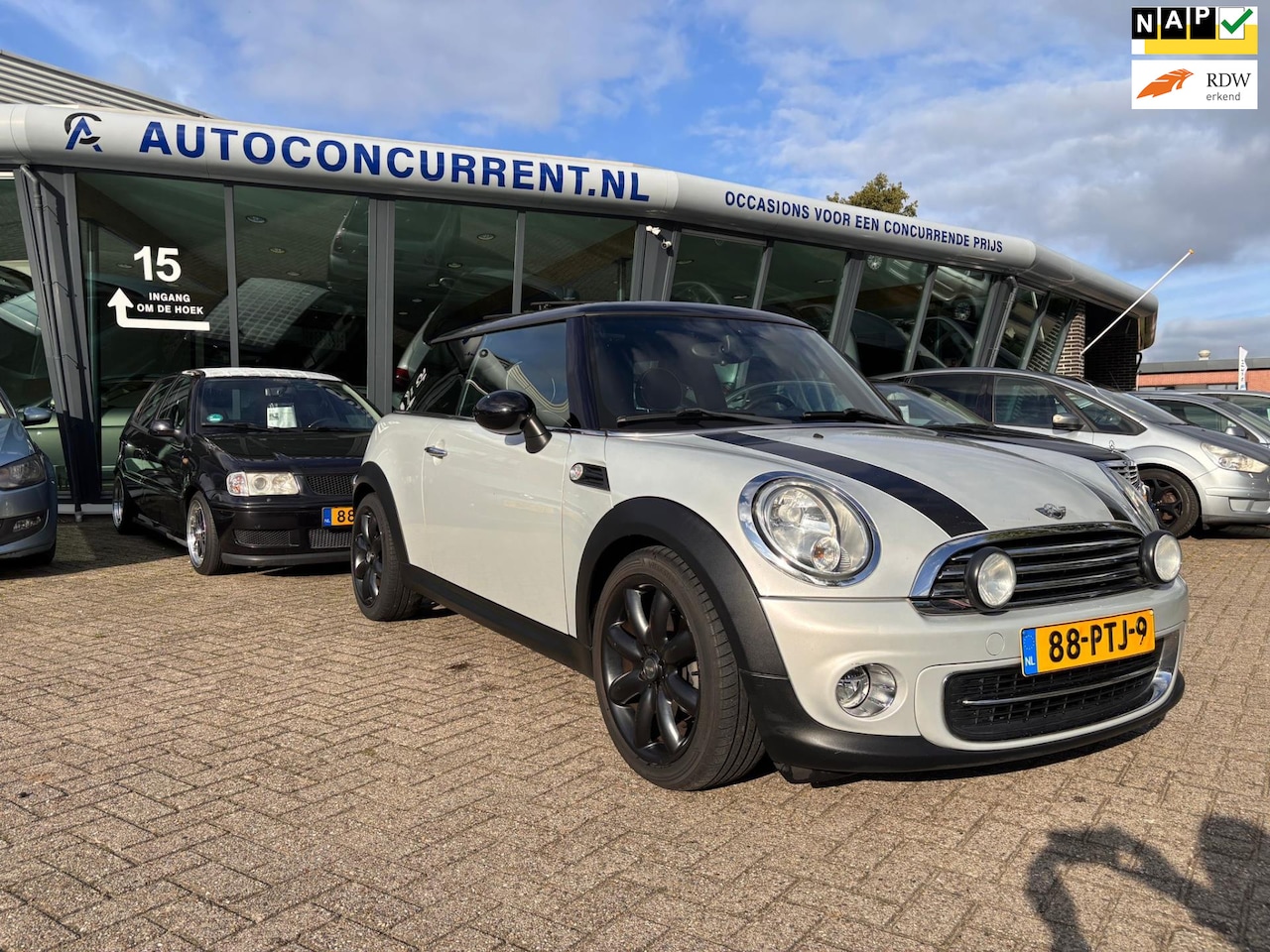 MINI Cooper - Mini 1.6 10 Years II, Pano, Leder, Nieuwe APK, Inruil mogelijk. - AutoWereld.nl