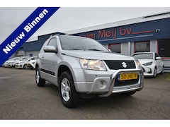 Suzuki Grand Vitara - 1.6-16V Comfort 4WD , TREKHAAK , CLIMATR , PDC V+A , LMV16 ,