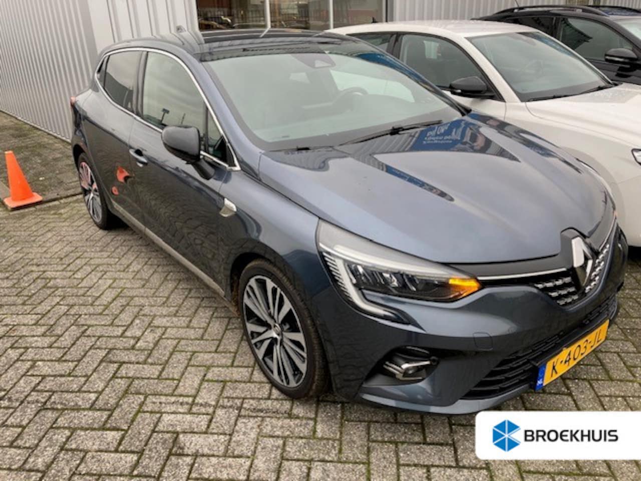 Renault Clio - 1.0 TCe Initiale Paris 90pk | Lederen bekleding | Dodehoekdetectie | Bose audio | Navigati - AutoWereld.nl