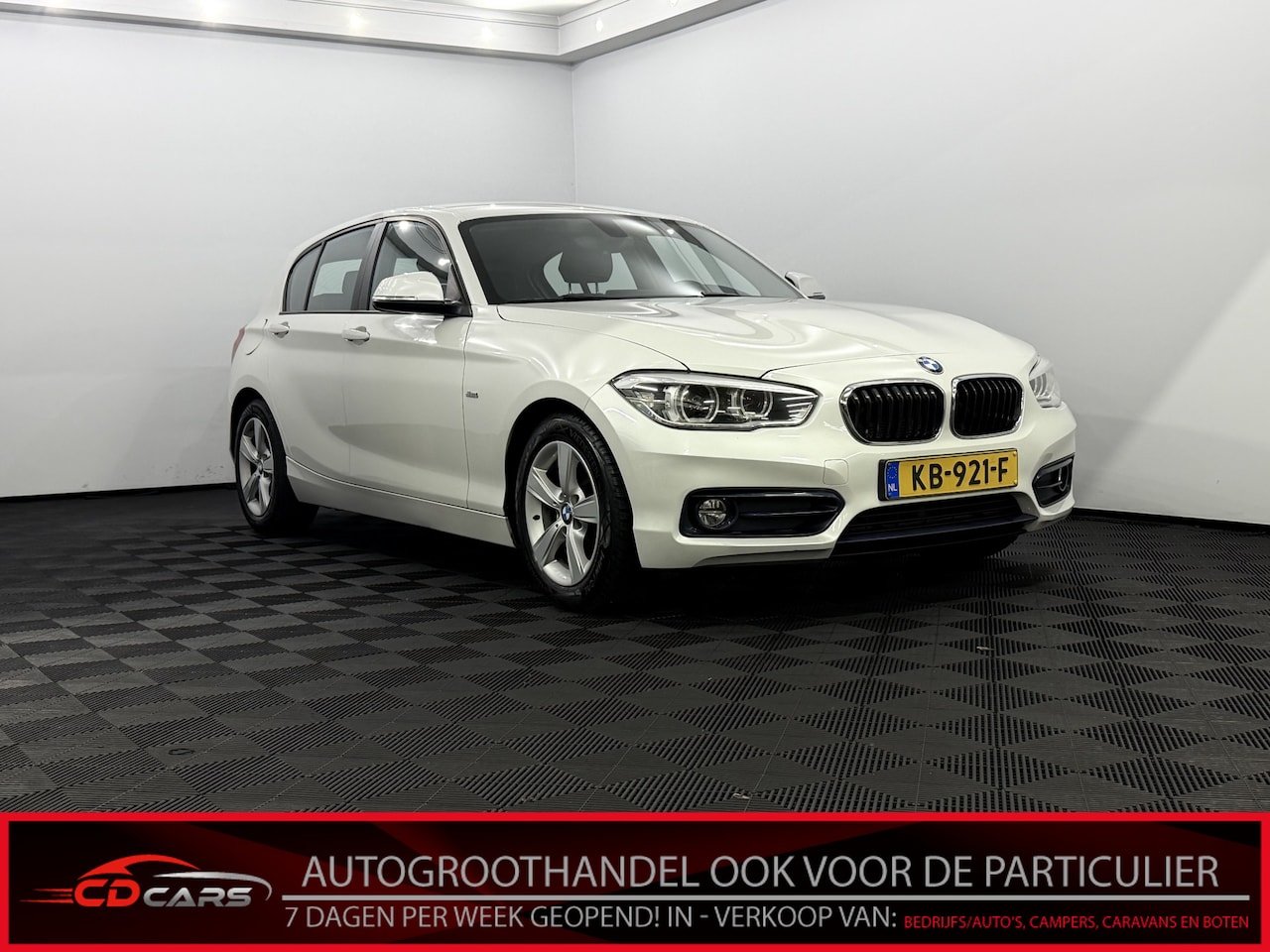 BMW 1-serie - 116d EDE Centennial High Executive Leder, Navi, Parkeersensoren, Stoelverwarming, Keyless - AutoWereld.nl