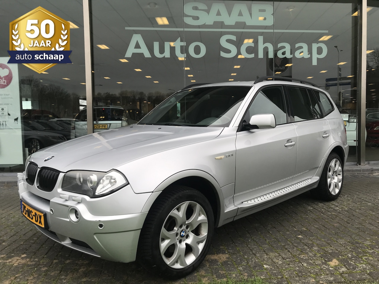 BMW X3 - 3.0i 6 cyl. Executive Automaat | Rijklaar | Panoramadak Trekhaak Parkeersensoren Stoelverw - AutoWereld.nl