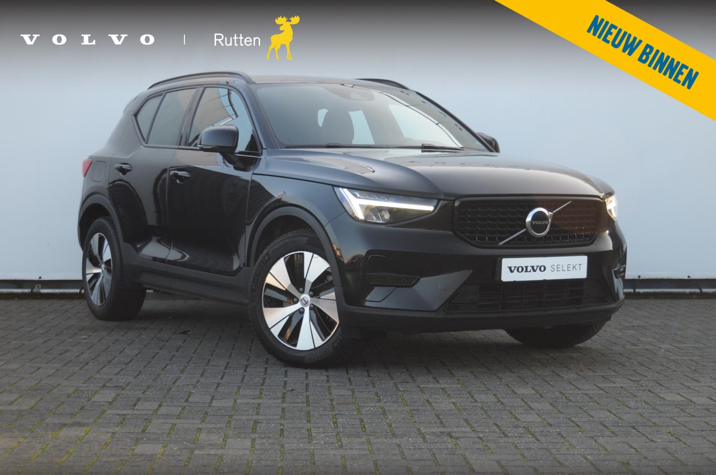 Volvo XC40 - T4 211PK Automaat Plus Dark / Elektrische stoelen met geheugen / stuur - en stoelverwarmin - AutoWereld.nl