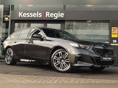 BMW 5-serie Touring - 520i M-sport Pano H&K HuD Memory El.Haak Laser Stoelkoeling Keyless Ambient Drivin