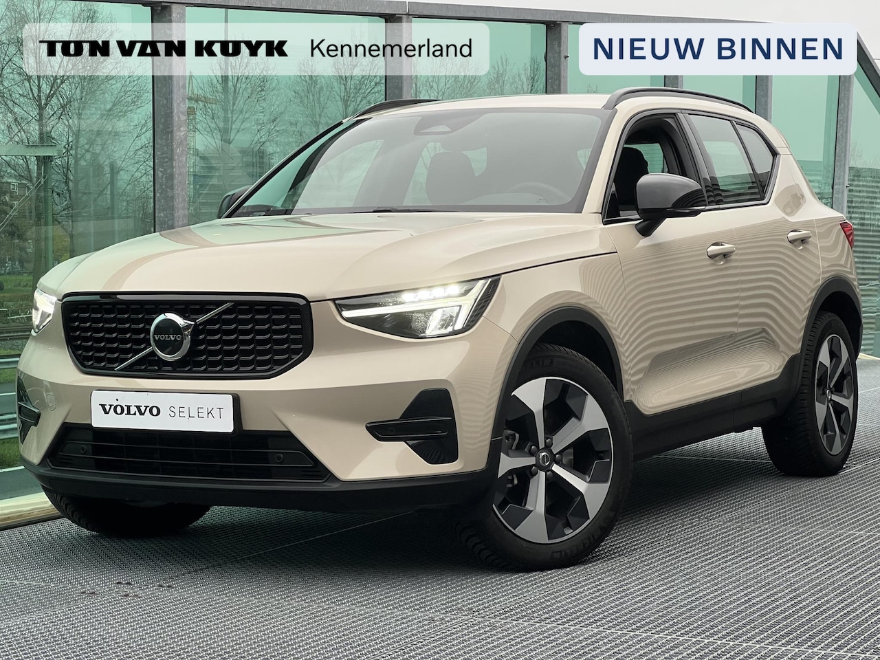 Volvo XC40 - 2.0 B4 Plus Dark Harman-Kardon premium sound system, Electr. verstelbare voorstoelen, Verw - AutoWereld.nl