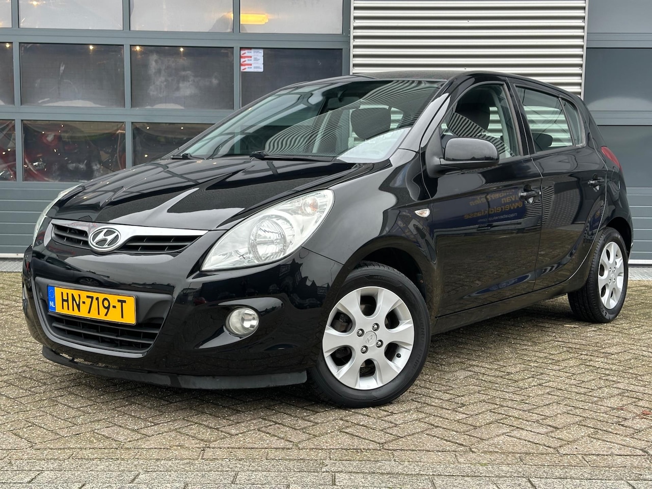 Hyundai i20 - 1.2i ActiveVersion | PDC | Airco | Nieuwe APK - AutoWereld.nl