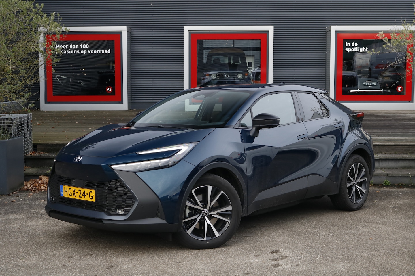 Toyota C-HR - 2.0 Plug-in Hybrid 220 First Edition - AutoWereld.nl