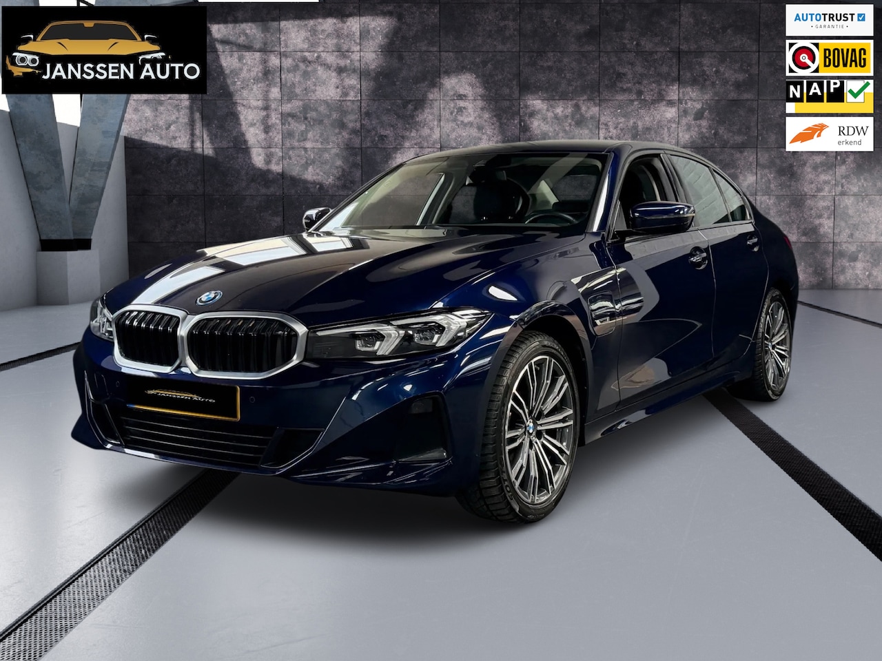 BMW 3-serie - 320e LCI |Facelift | Widescreen | 2 sets velgen | Plug-in | NL Auto | NAP - AutoWereld.nl