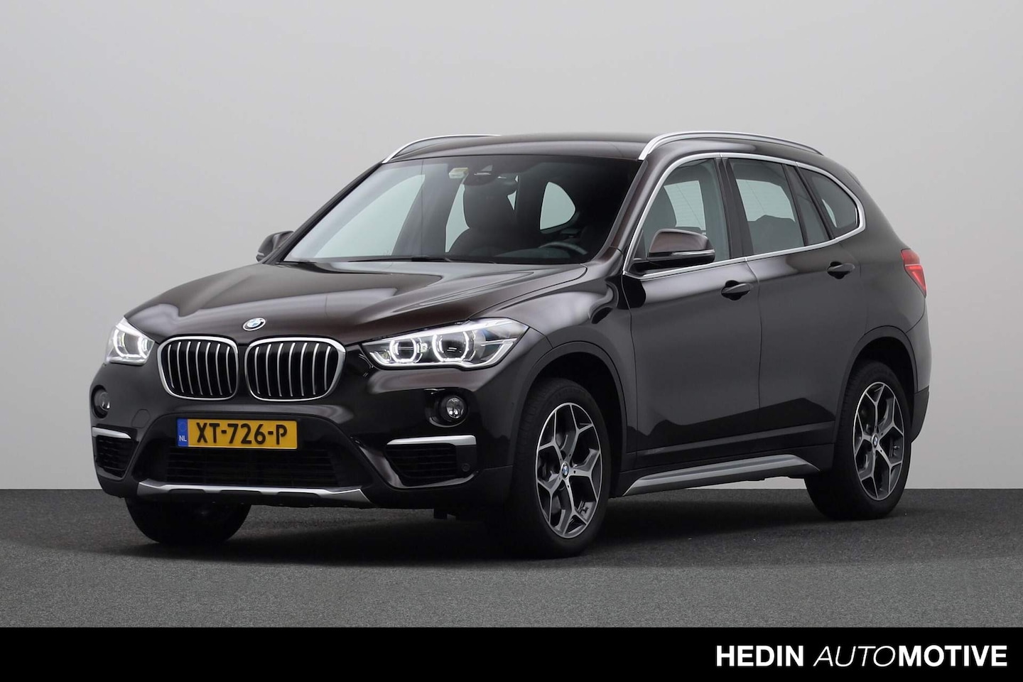 BMW X1 - sDrive20i Orange Edition III | xLine | Achteruitrijcamera | Head up | Stoelverwarming | Ha - AutoWereld.nl