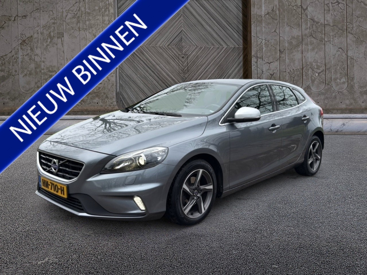 Volvo V40 - 2.0 D2 R-Design Business 2.0 D2 R-Design Business - AutoWereld.nl