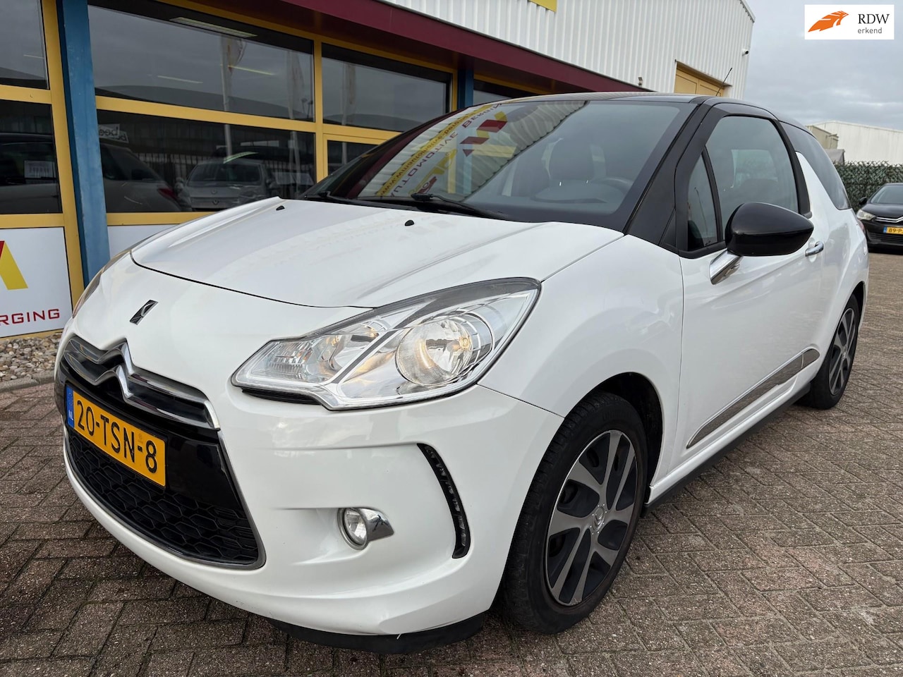 Citroën DS3 - 1.6 e-HDi So Chic 1.6 e-HDi So Chic - AutoWereld.nl