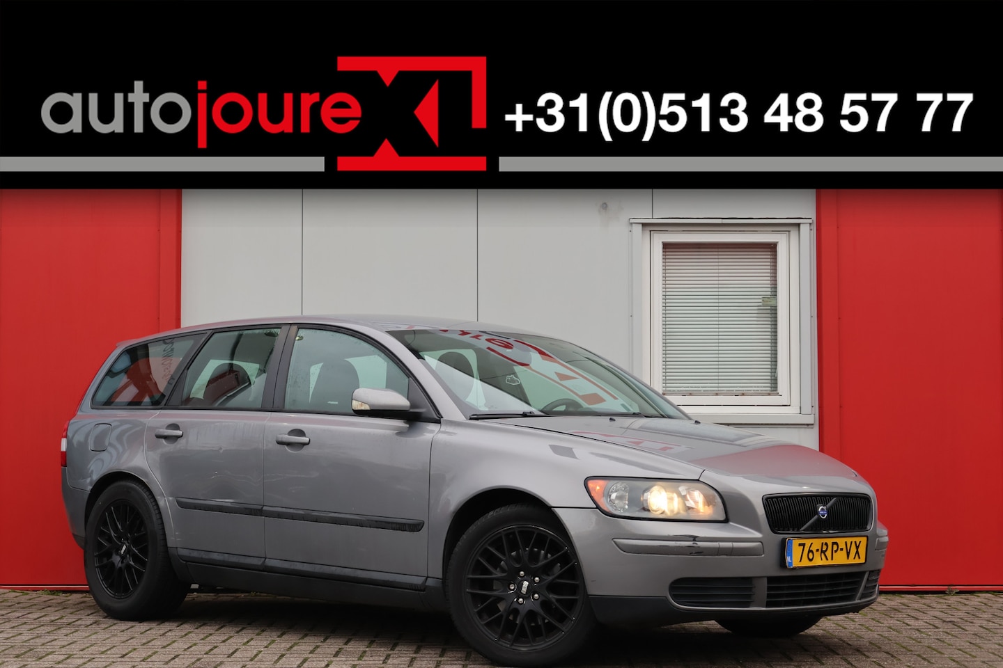 Volvo V50 - 2.4 Momentum | Origineel NL | Cruise Control | Trekhaak | Radio | - AutoWereld.nl