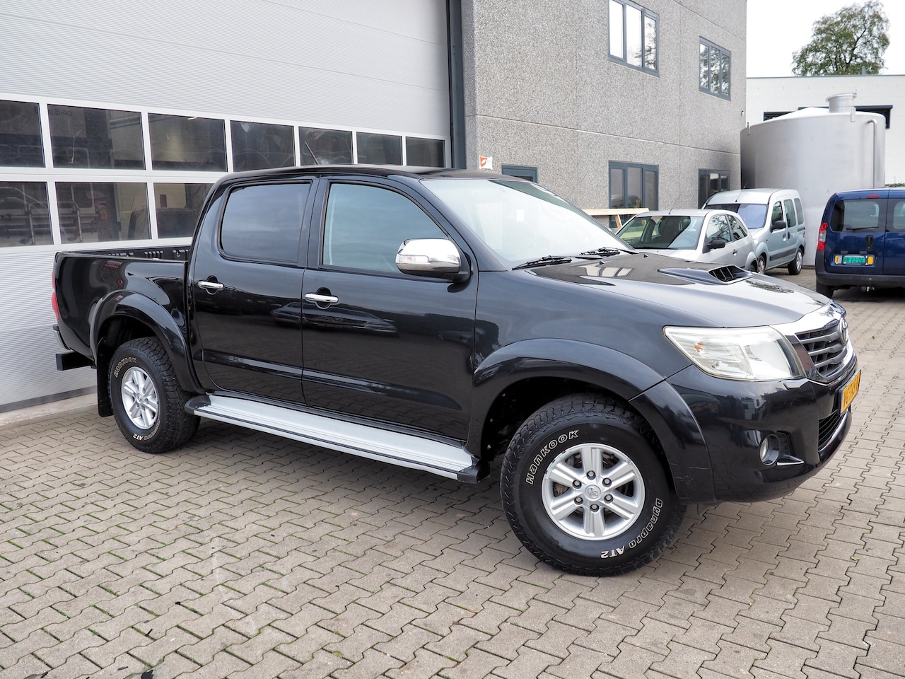Toyota HiLux - 3.0 D-4D-F 4WD GRIJS KENT. CLIMA CRUISE NAVI TREKH