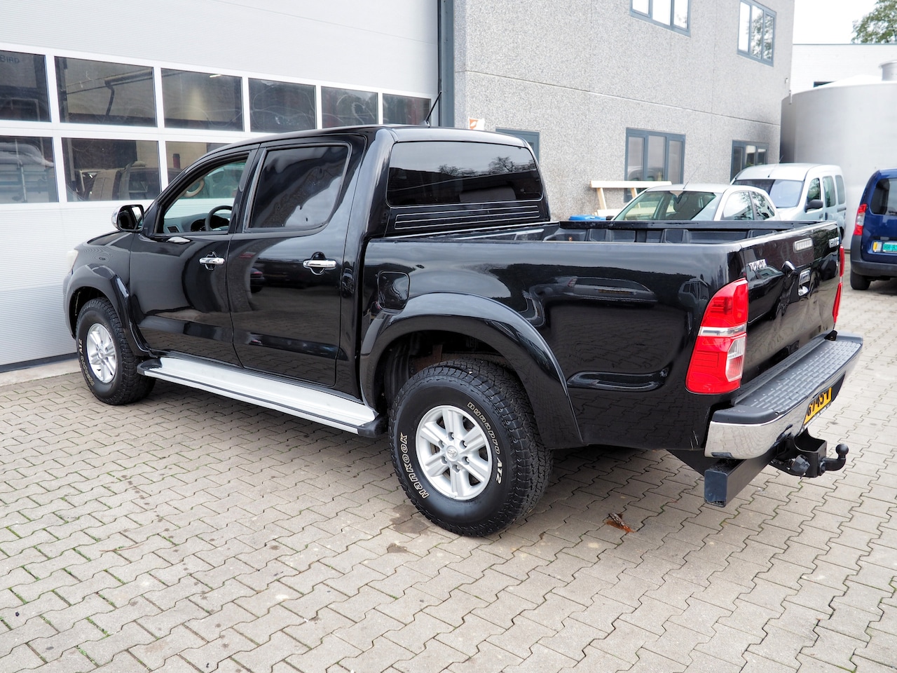 Toyota HiLux - 3.0 D-4D-F 4WD GRIJS KENT. CLIMA CRUISE NAVI TREKH.