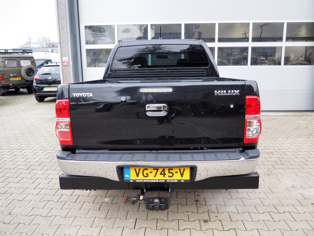 Toyota HiLux - 3.0 D-4D-F 4WD GRIJS KENT. CLIMA CRUISE NAVI TREKH