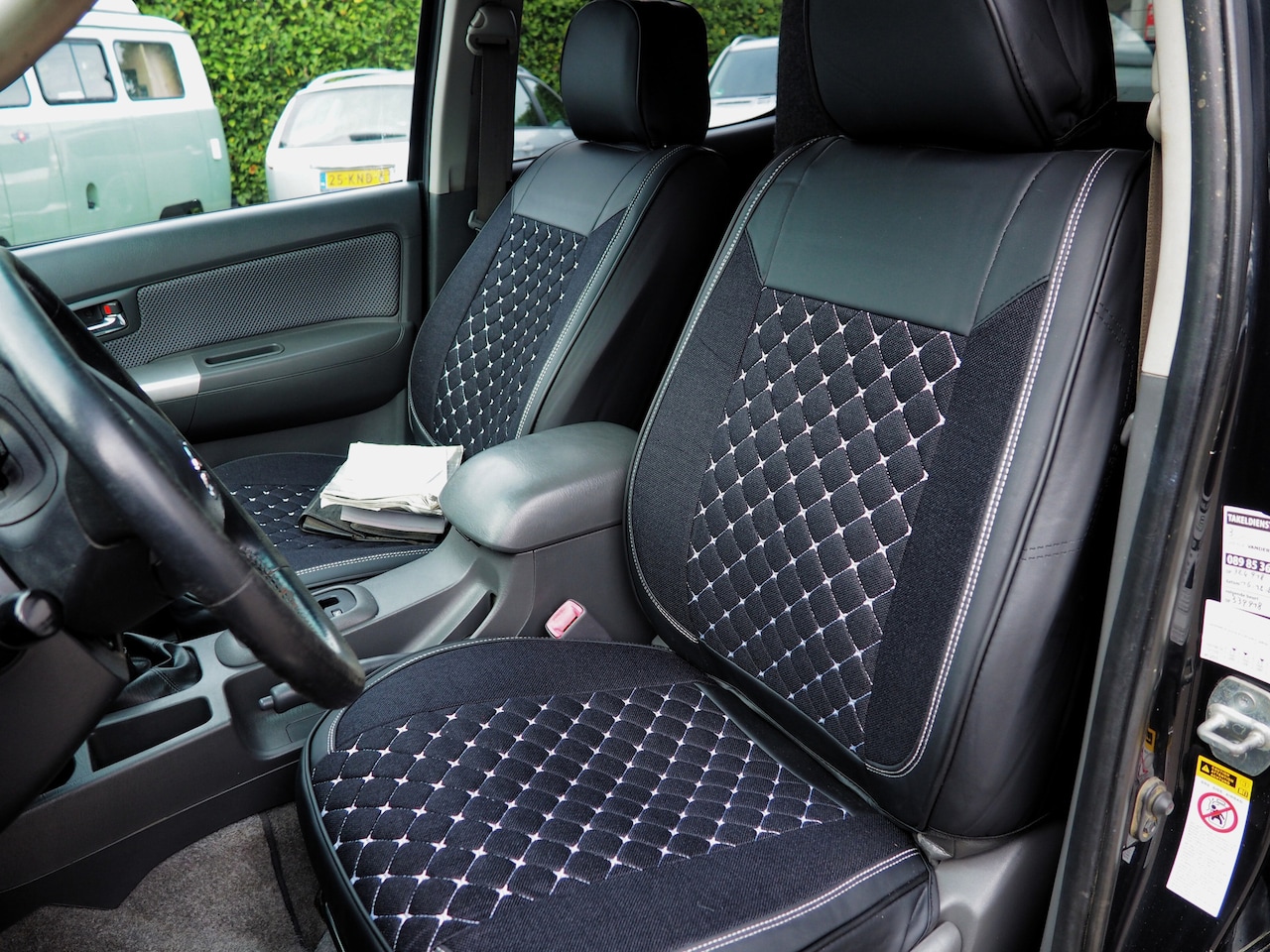 Toyota HiLux - 3.0 D-4D-F 4WD GRIJS KENT. CLIMA CRUISE NAVI TREKH.