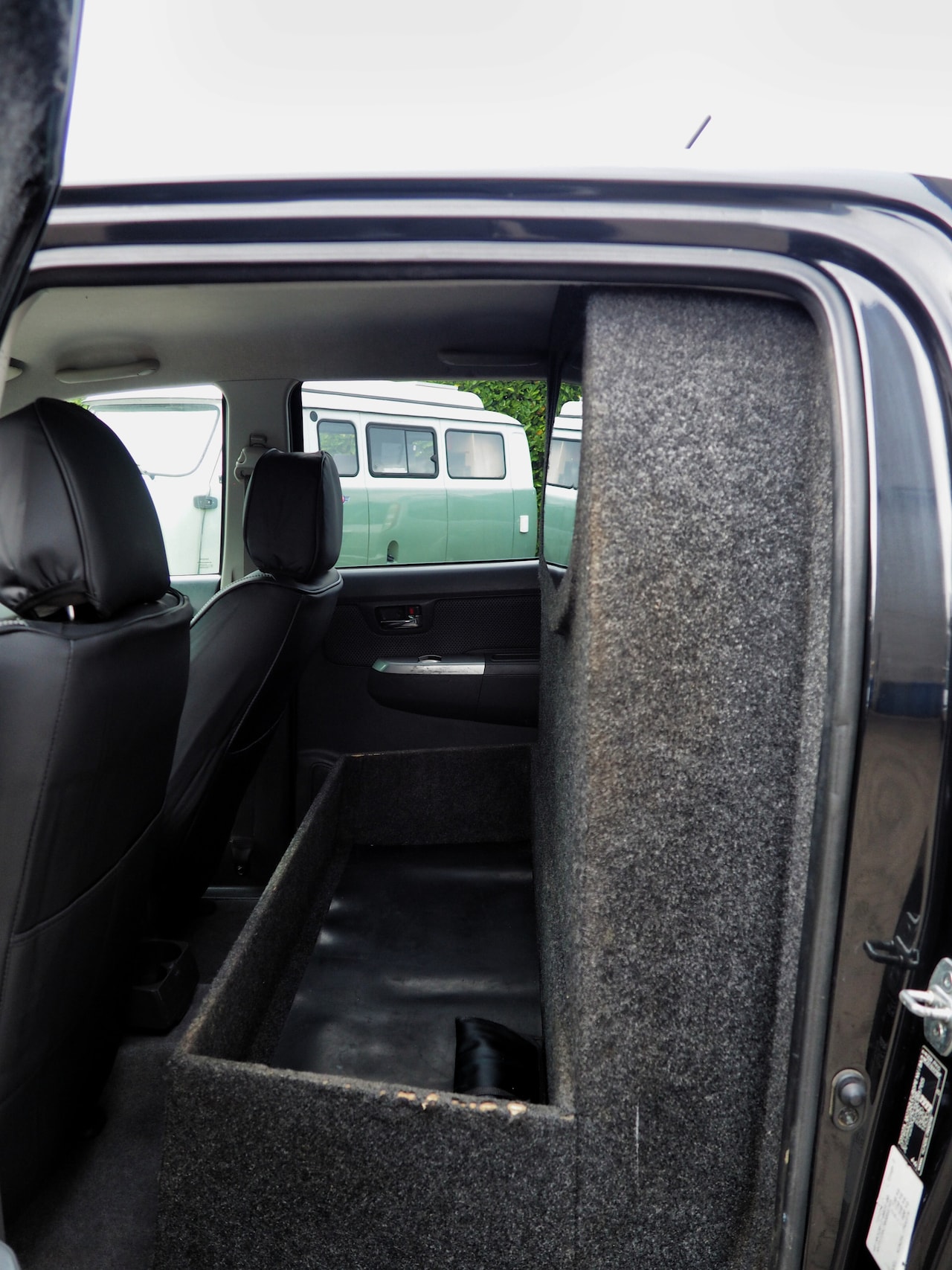 Toyota HiLux - 3.0 D-4D-F 4WD GRIJS KENT. CLIMA CRUISE NAVI TREKH.