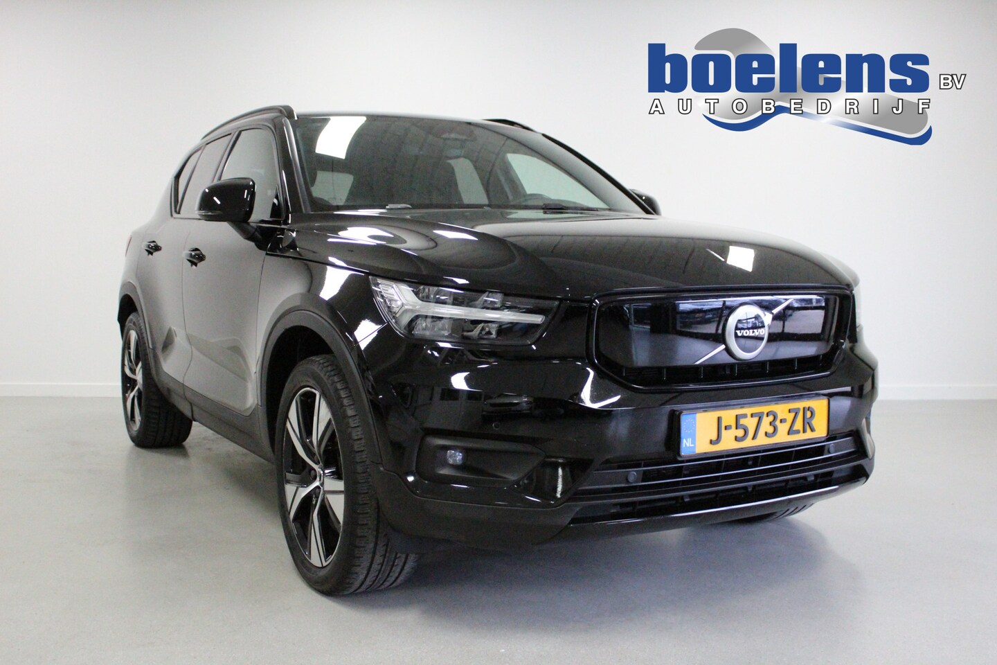 Volvo XC40 - Recharge P8 AWD R-Design | STOEL+STUUR/VERW | ACC | BLINDSPOT | CARPLAY | WEGKL-TRHAAK | N - AutoWereld.nl