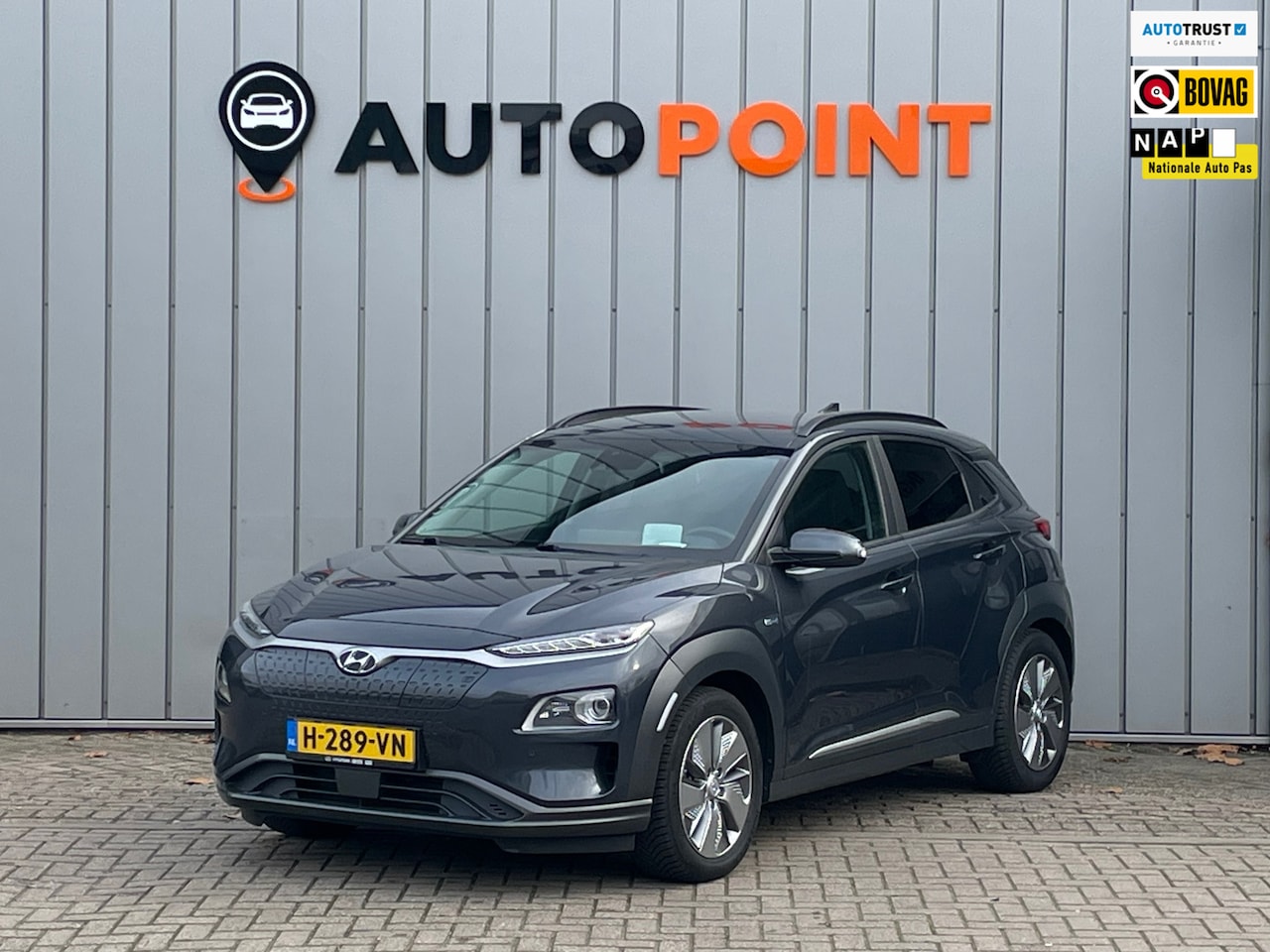 Hyundai Kona Electric - EV Premium 64 kWh FASE 3 SOH100%| TREKHAAK |STOEL.VRM+VERKOELING|LEER|KEYLESSGO|HEADUP|STU - AutoWereld.nl