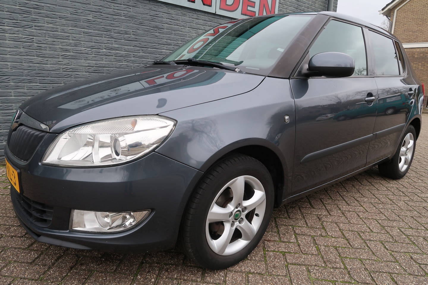 Skoda Fabia - 1.2 TSI Dynamic Eerste eigenaar altijd bij ons bedrijf in onderhoud geweest - AutoWereld.nl