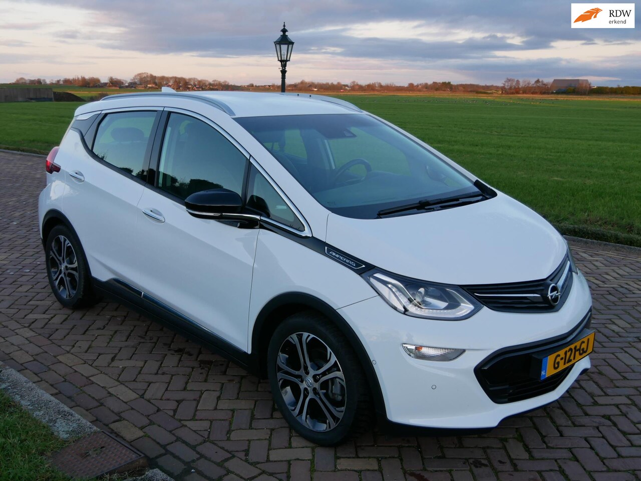 Opel Ampera-e - Business executive 11299**NETTO** - AutoWereld.nl