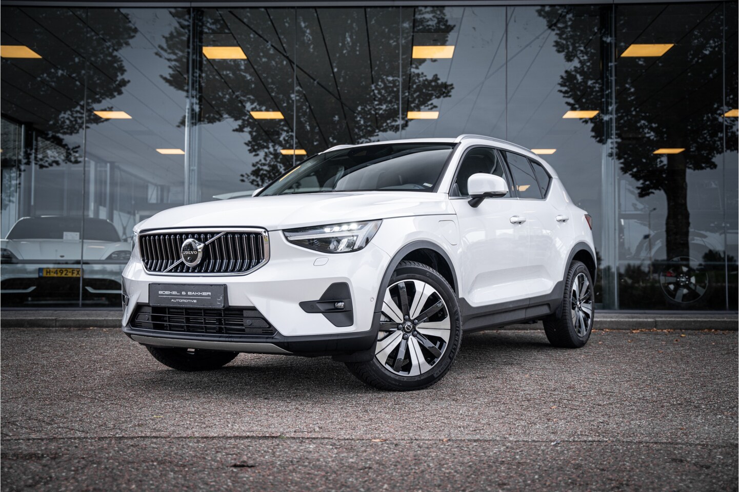 Volvo XC40 - 1.5 T4 Recharge Plus Bright ** Leder ** Camera ** Trekhaak ** Memory Seats - AutoWereld.nl