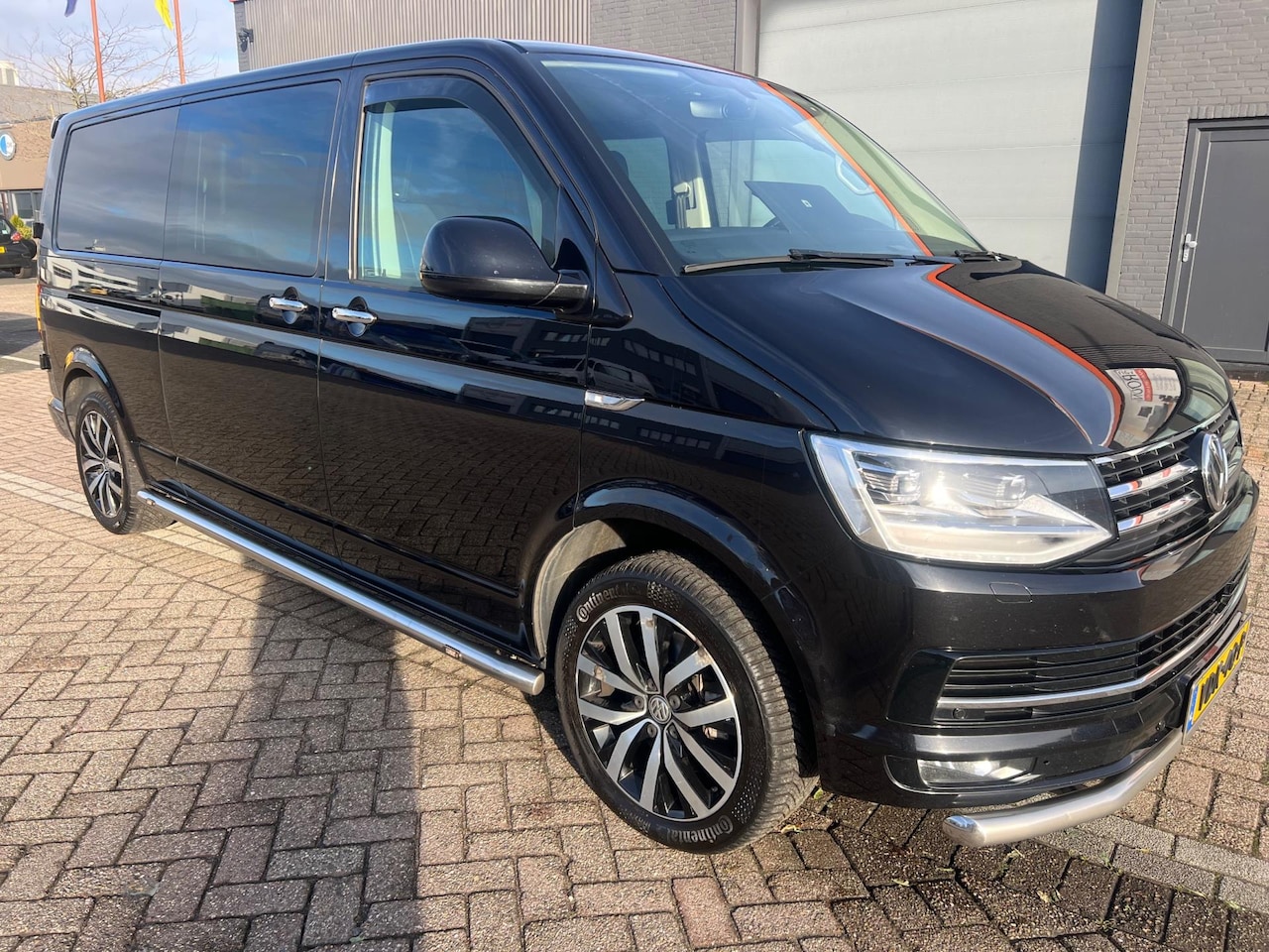 Volkswagen Transporter - 2.0 TDI L2H1 DC Business highline digitaal dashboard vol optie - AutoWereld.nl
