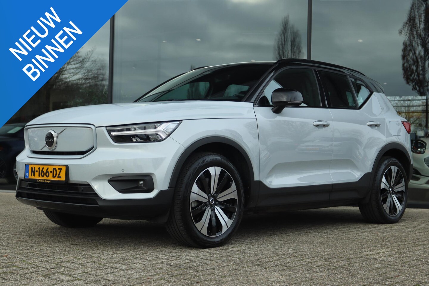 Volvo XC40 - RECHARGE P8 AWD R-DESIGN SOH 91% | CARPLAY | TREKHAAK | WARMTEPOMP | CAMERA | LED | BLIS | - AutoWereld.nl