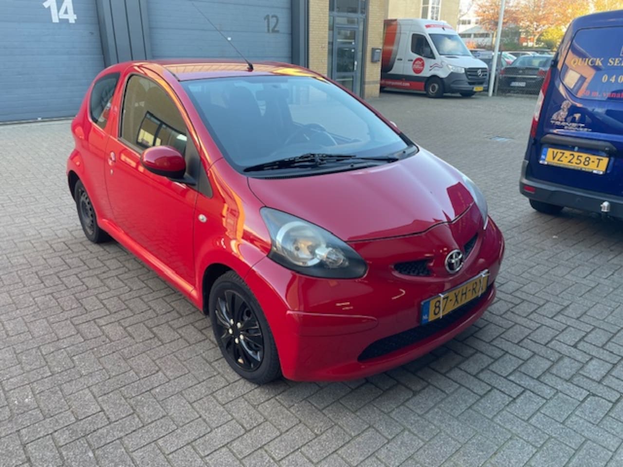 Toyota Aygo - 1.0 AUTOM. 12V VVT-I 3DRS IN NETTE STAAT. - AutoWereld.nl