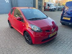 Toyota Aygo - 1.0 AUTOM. 12V VVT-I 3DRS IN NETTE STAAT