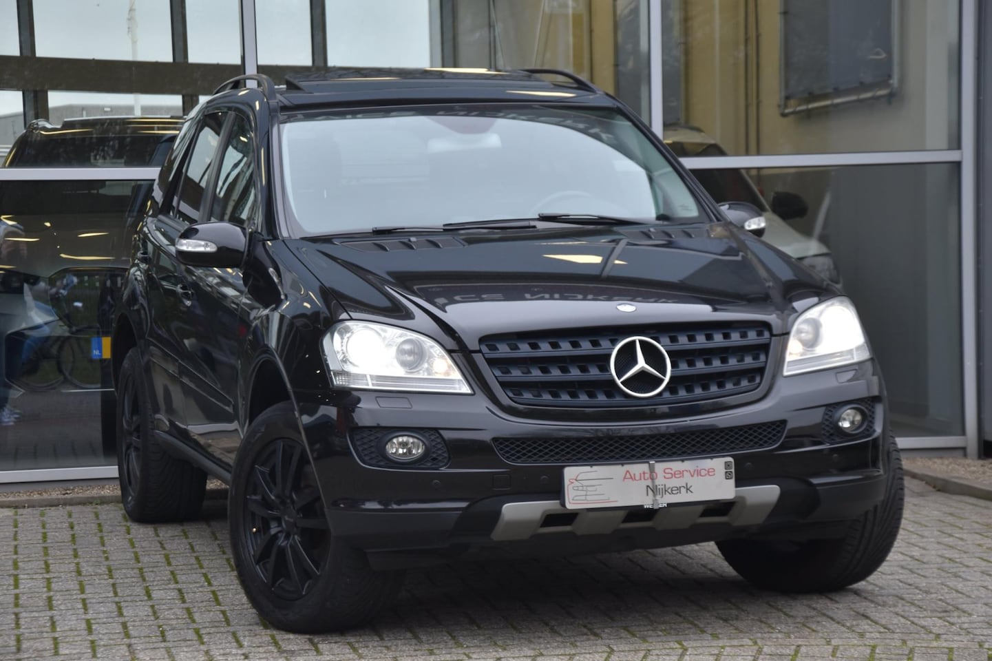 Mercedes-Benz M-klasse - 350 4MATIC Airco Leder Dak Trekhaak Youngtimer - AutoWereld.nl