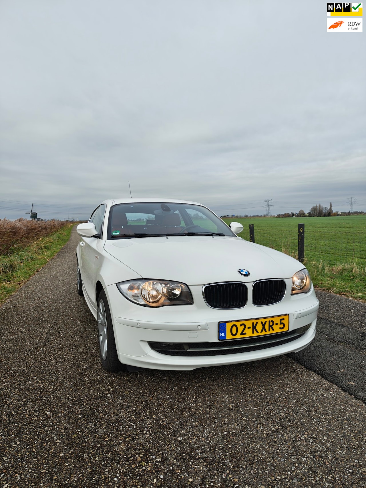 BMW 1-serie - 116i Business Line Style LEDER BEKLEDING - GOED ONDERHOUDEN - - AutoWereld.nl