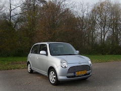 Daihatsu Trevis - 1.0 5 Deurs AUTOMAAT . apk 2027 . elec ramen . enz