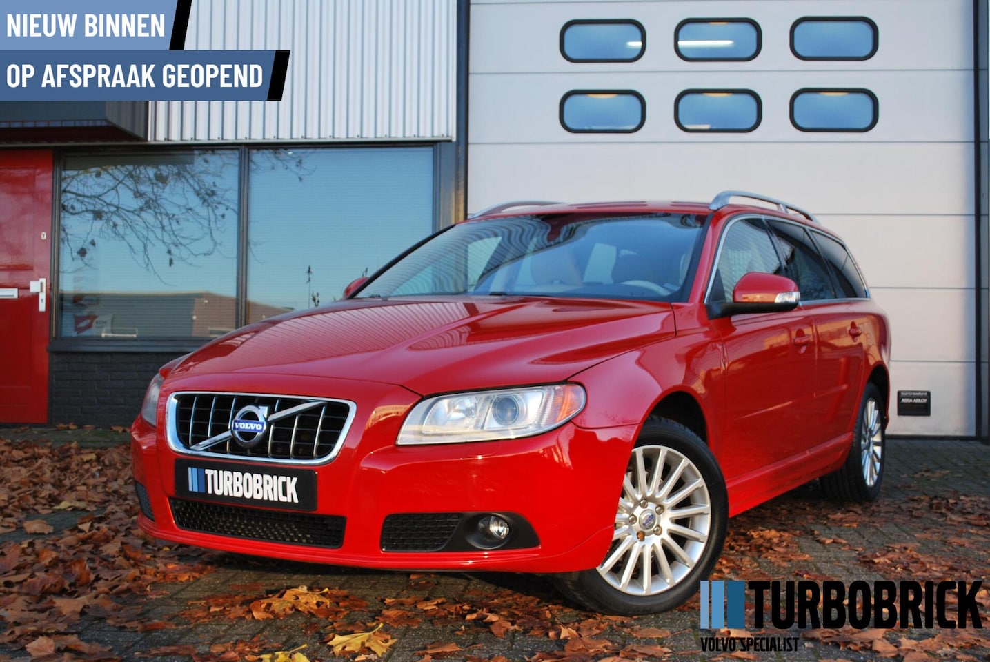 Volvo V70 - 1.6 T4 Summum | ECC | Leder | Trekhaak | Cruise | Xenon | Youngtimer - AutoWereld.nl