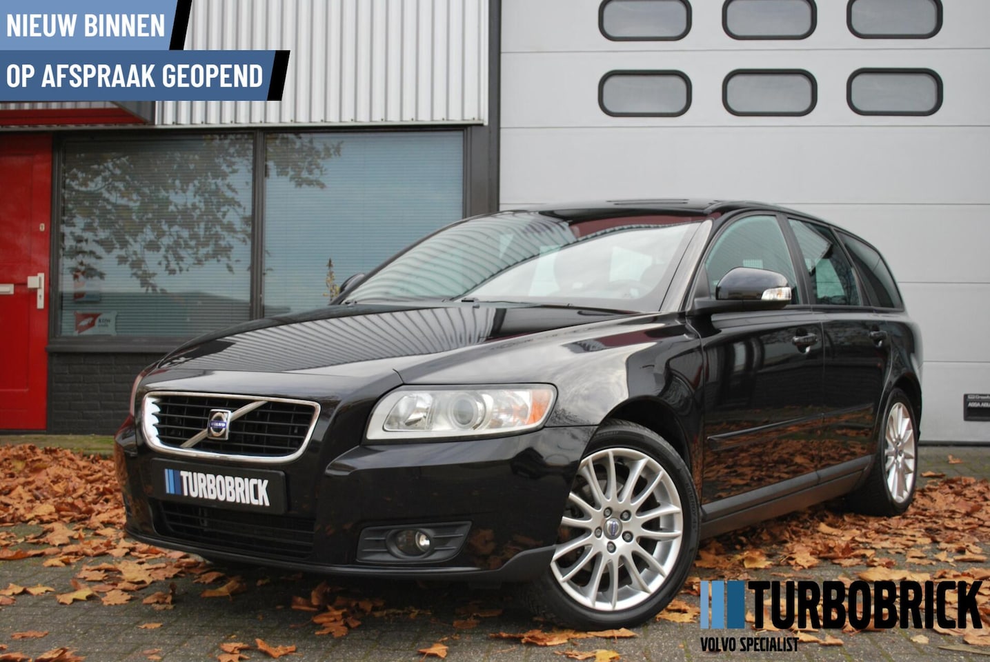 Volvo V50 - 2.0 Sport | ECC | Cruise | Trekhaak | Youngtimer | 17" LMV - AutoWereld.nl