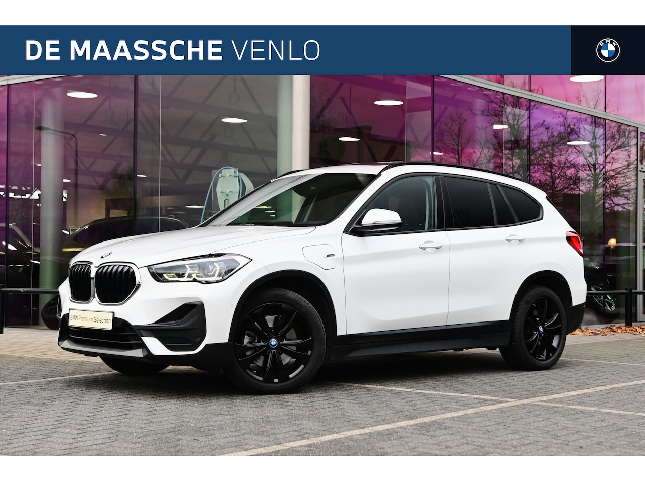 BMW X1 - xDrive25e High Executive Automaat / Panoramadak / Achteruitrijcamera / Comfort Access / LE - AutoWereld.nl