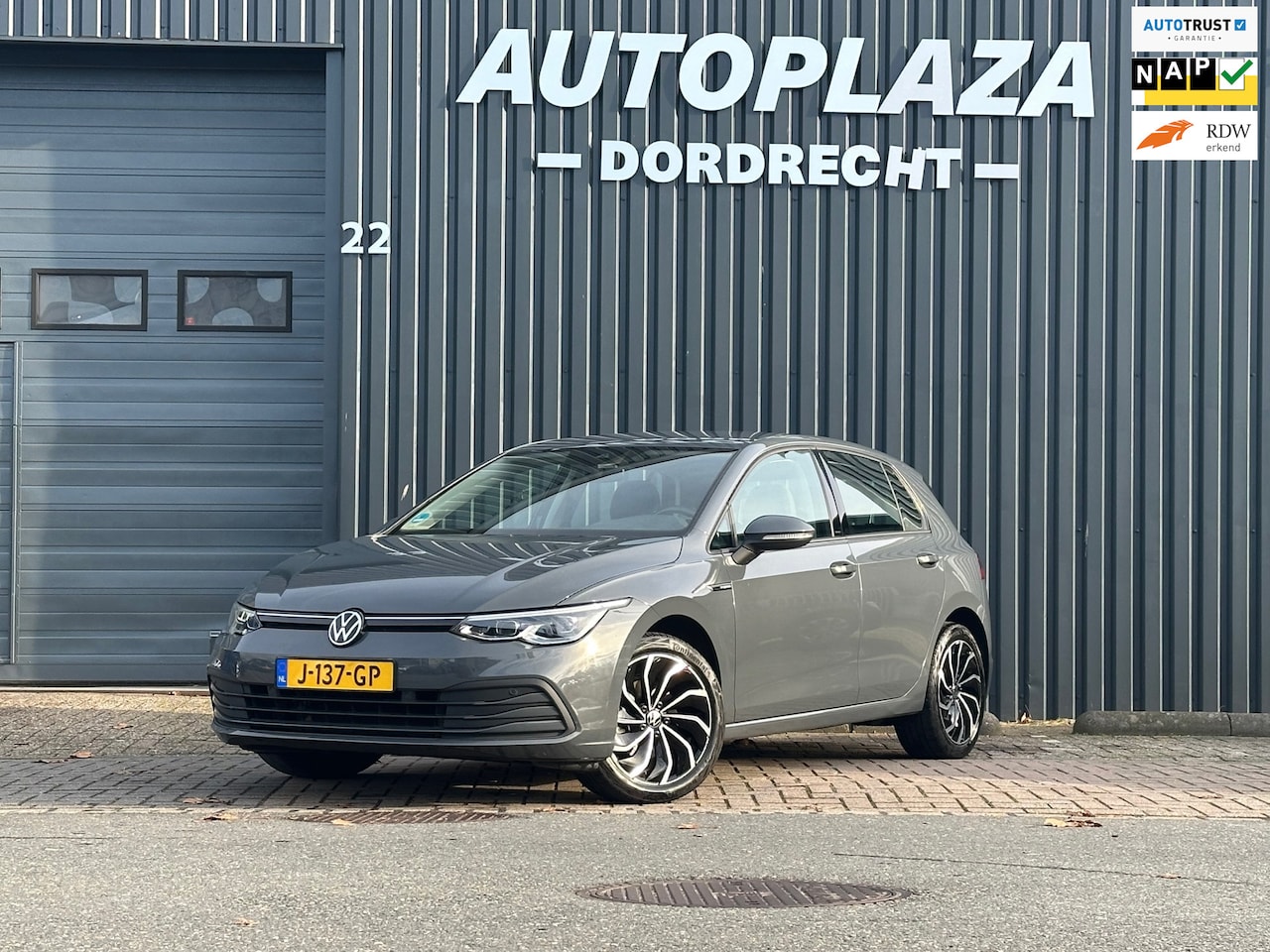 Volkswagen Golf - 1.5 TSI Life Stoel en Stuurverw /Navi - AutoWereld.nl
