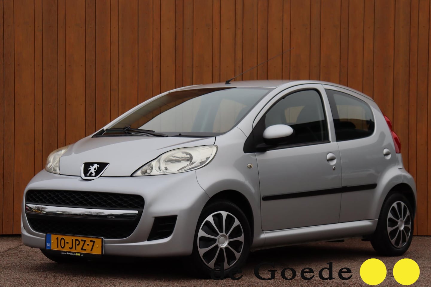 Peugeot 107 - 1.0-12V XS org.NL airco - AutoWereld.nl