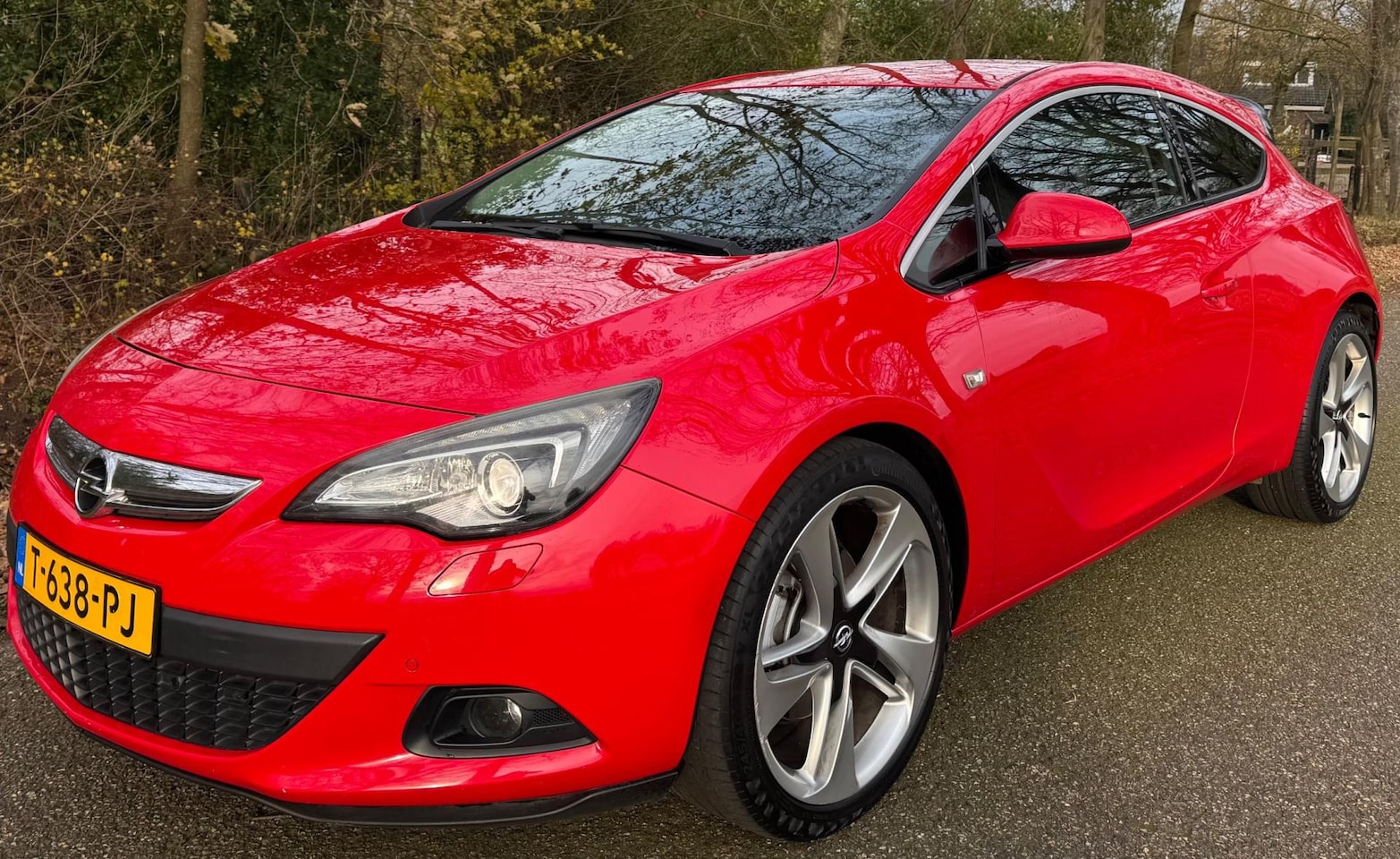 Opel Astra GTC - 1.4 Turbo Sport 2011 NAVI XENON CLIMA 140PK ZEER NETTE AUTO - AutoWereld.nl