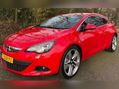 Opel Astra GTC - 1.4 Turbo Sport 2011 NAVI XENON CLIMA 140PK ZEER NETTE AUTO