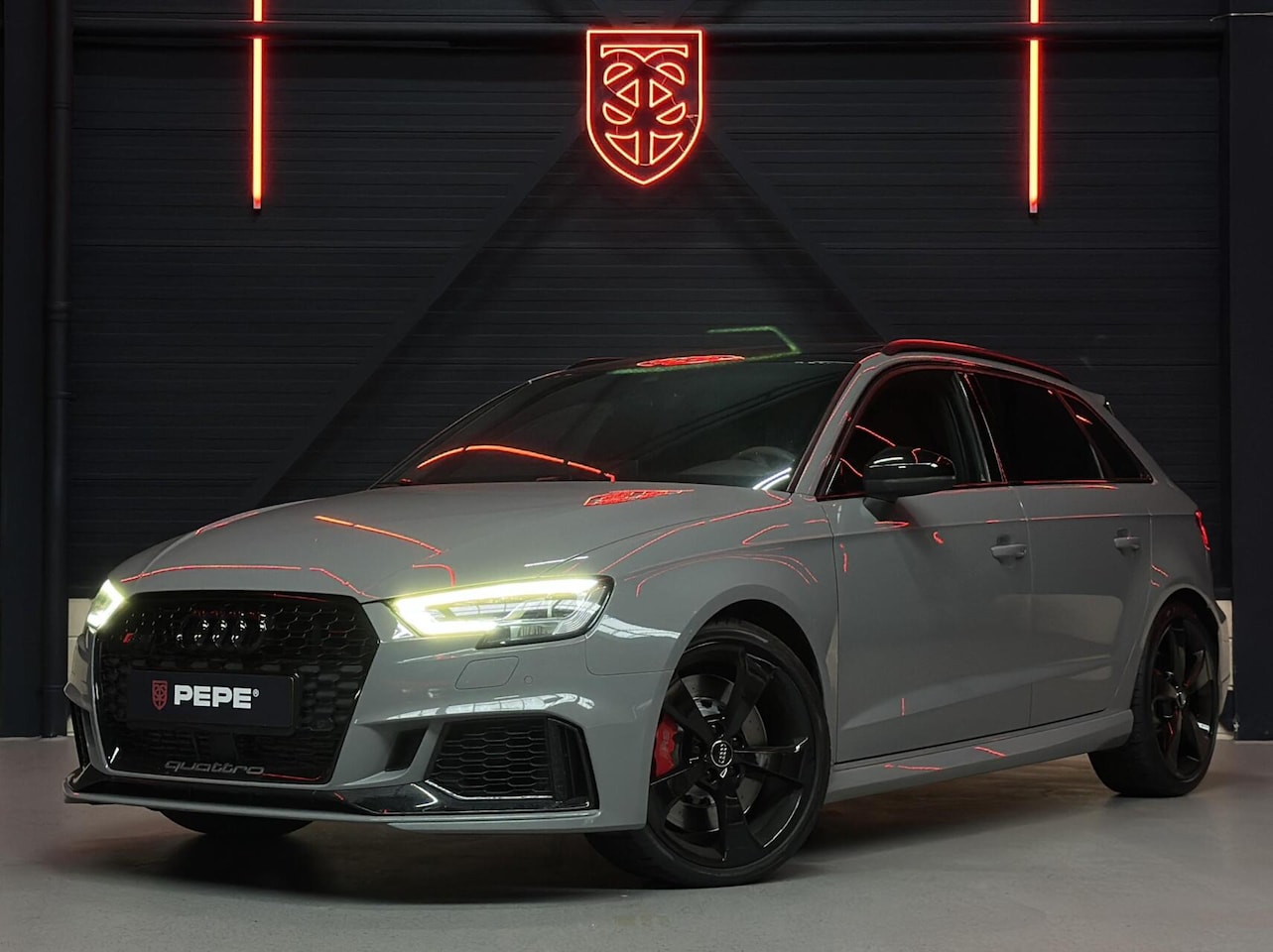Audi RS3 - 2.5 TFSI Quattro |PANO|B&O|CAMERA|CARBON|STOERVERW.|ACC - AutoWereld.nl