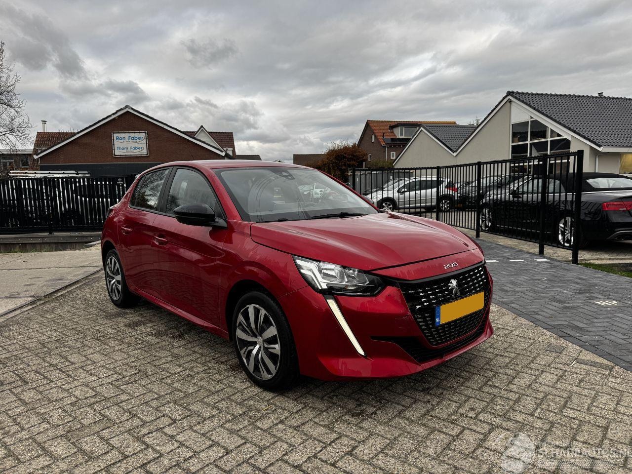 Peugeot 208 - 1.2 Puretech activ 45.068 KM! AUTOMAAT !! - AutoWereld.nl