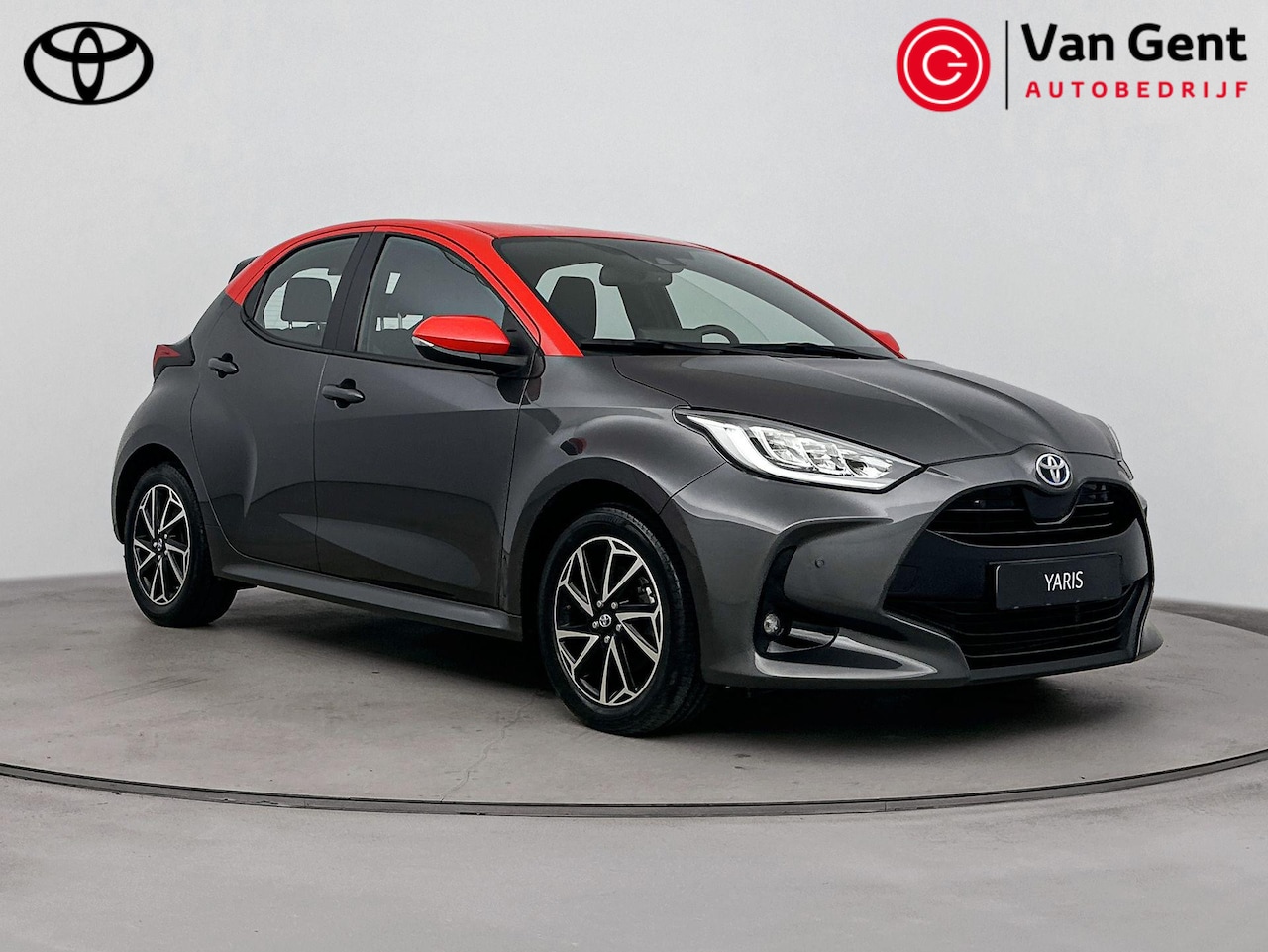 Toyota Yaris - 1.5 Hybrid Tokyo Spirit | Dodehoek | Parkeersensoren | Stoelverwarming | Apple Carplay / A - AutoWereld.nl