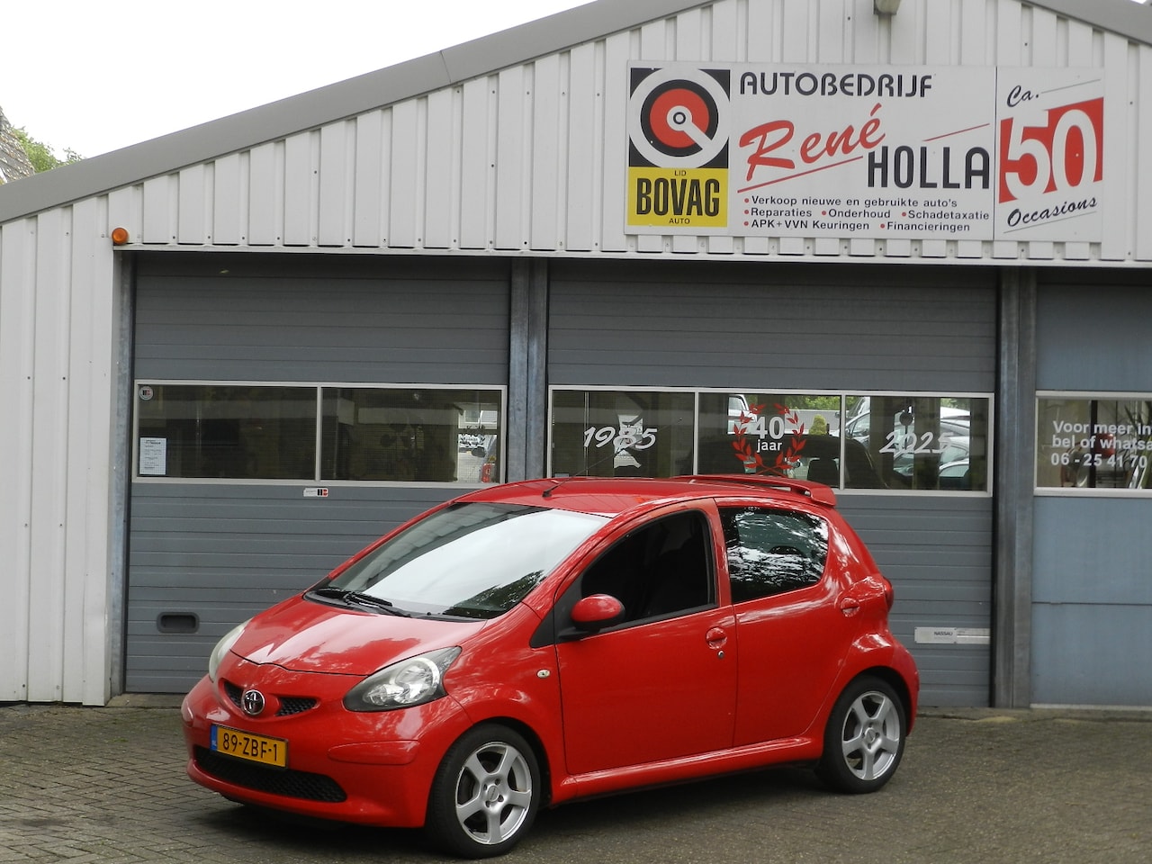 Toyota Aygo - 1.0-12V Sport 5Drs Airco LMV CV a spoiler - AutoWereld.nl