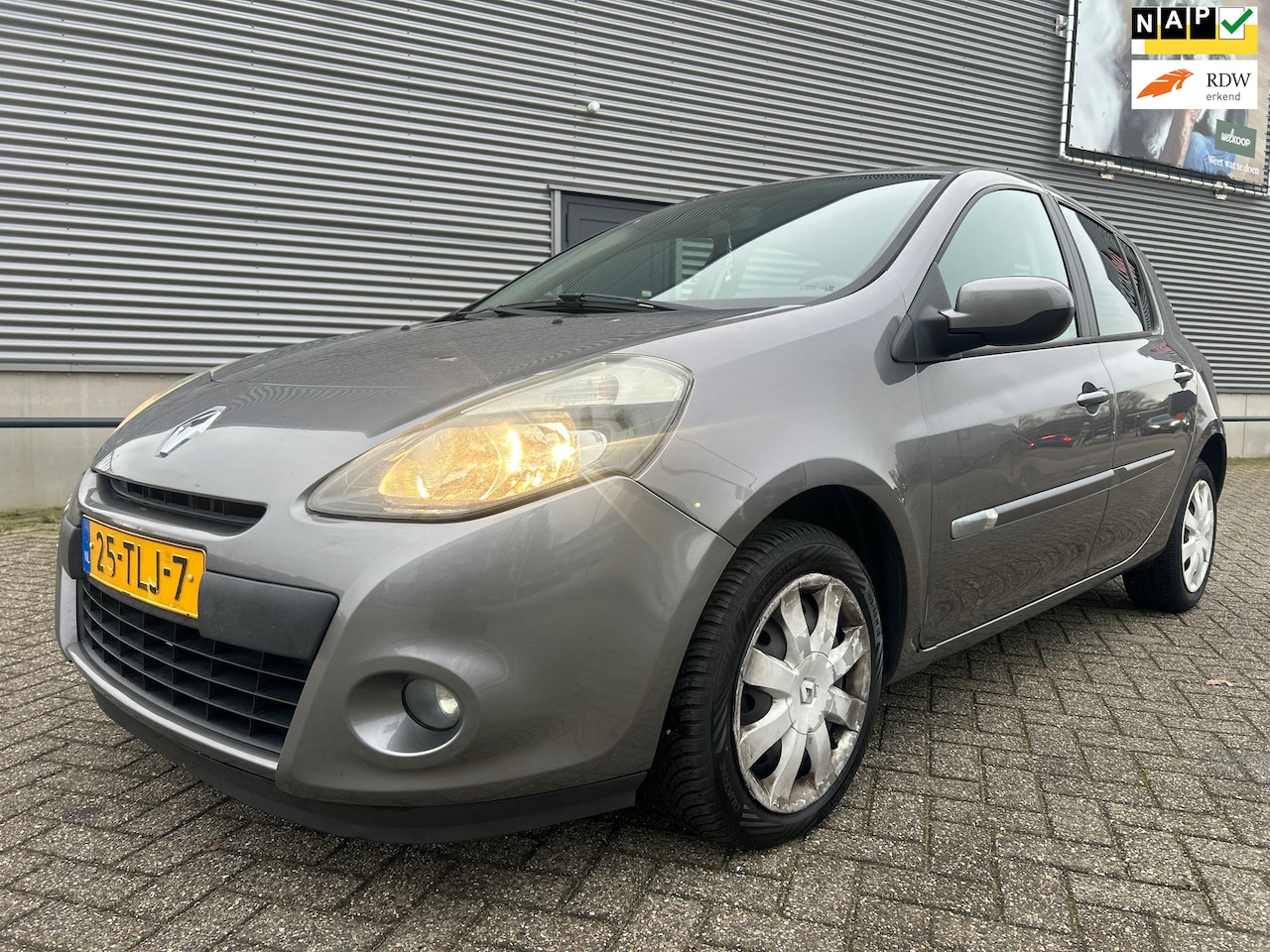 Renault Clio - 1.5 dCi Collection Nieuwe Distr.riem- Airco-Cruise controle - AutoWereld.nl