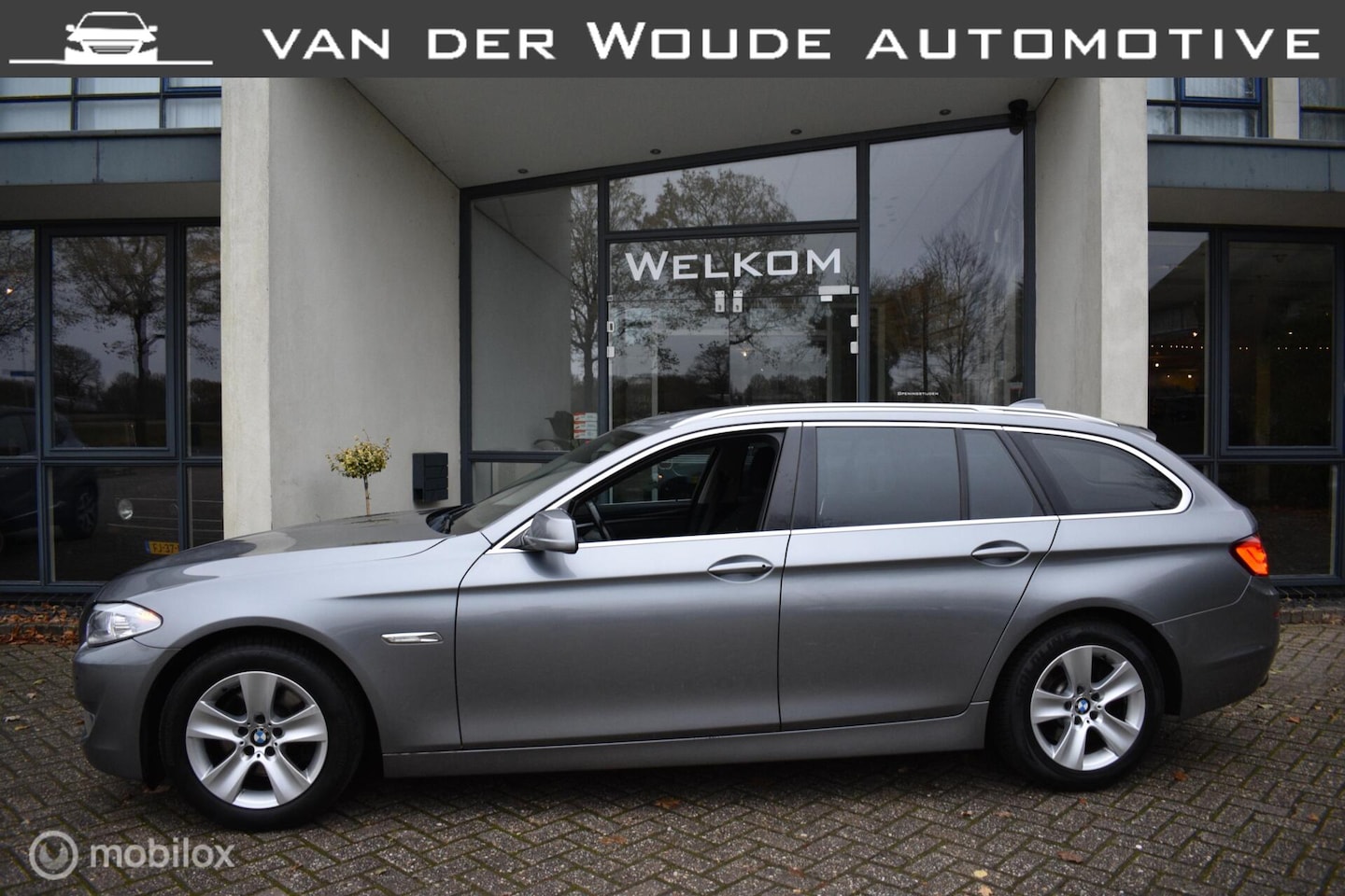 BMW 5-serie Touring - 523i 2011|Navi|Xenon|Trekhaak|Clima! - AutoWereld.nl