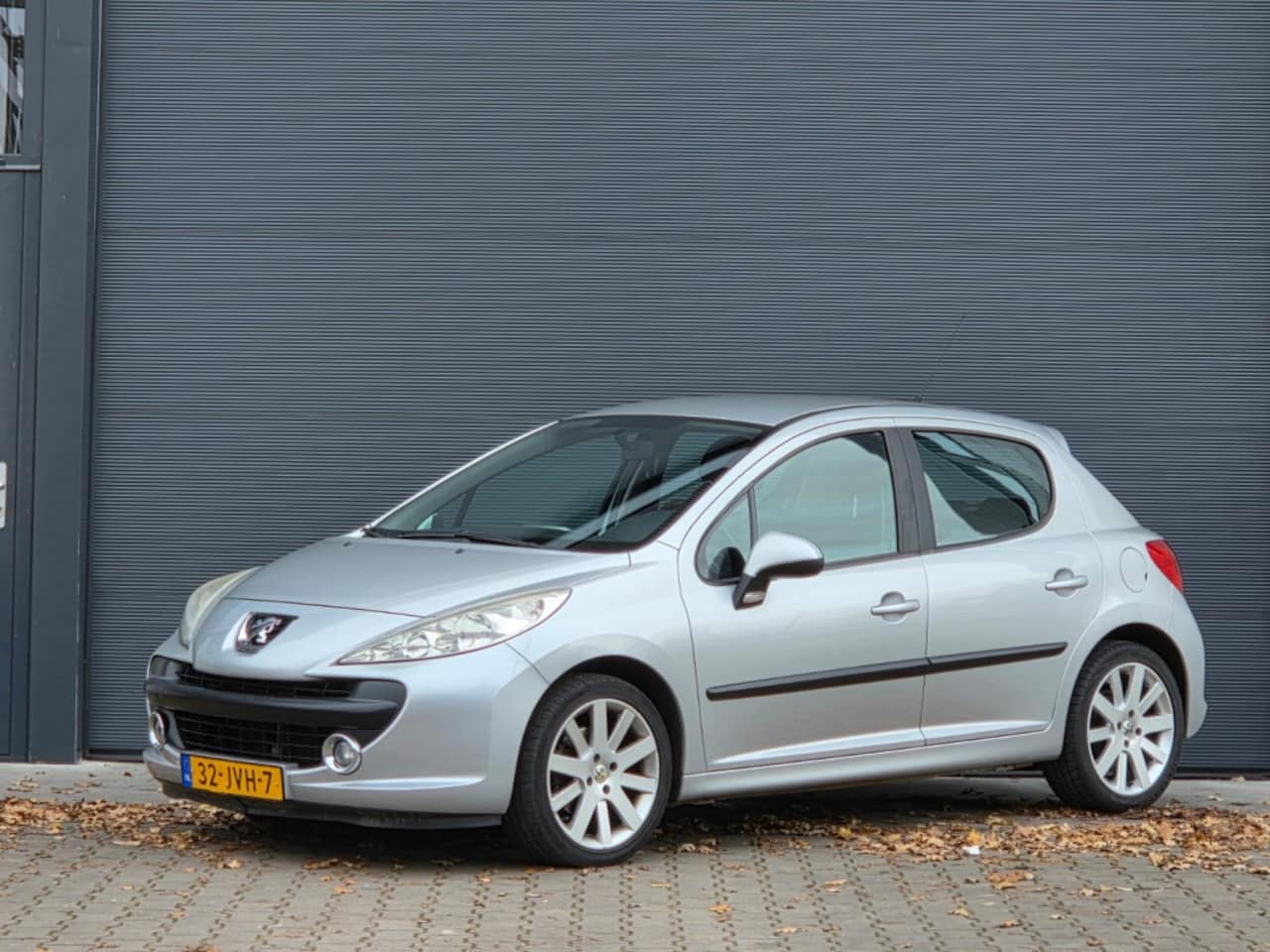 Peugeot 207 - 1.4 VTi Cool 'n Blue sportwielen apk 9'2026! - AutoWereld.nl