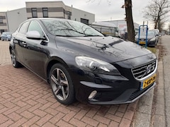 Volvo V40 - 1.6 T3 R-Design Airco/ECC, Navigatie, Camera, Half leder interieur