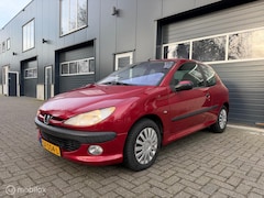 Peugeot 206 - 1.4 Gentry/Premium/Automaat/2eEigenaar/airco/apk
