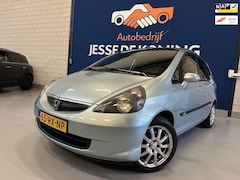 Honda Jazz - 1.2 Cool / 5 deurs/ kleur:blauw / bj.2005 / airco / sportvelgen / camera / scherm/ APK 09/